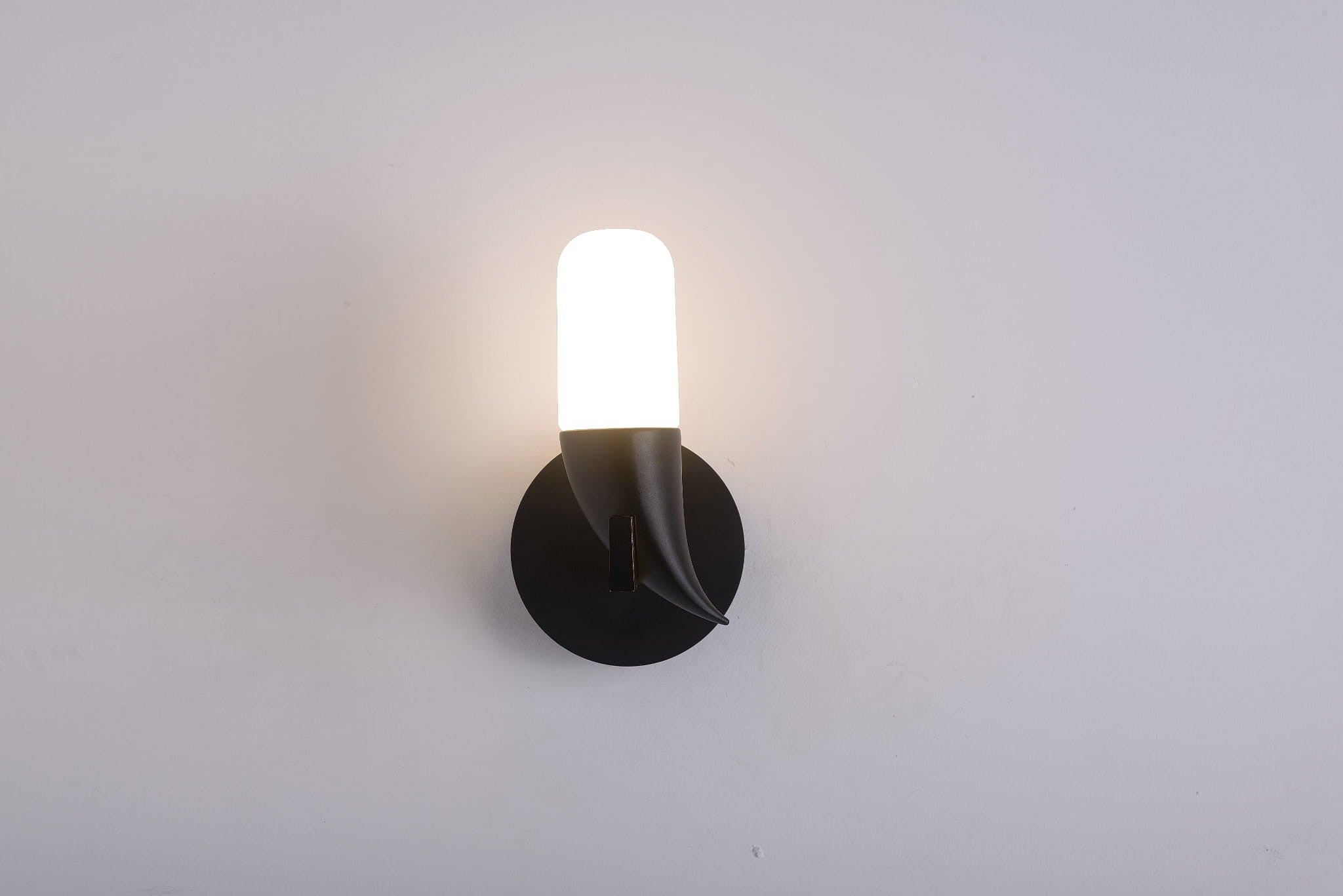 Kinkiet ścienny Sakai czarno-biały LED 54W 3000K 400lm wym: 20,8 x 13,3 x 12 cm metal IP20 Candellux
