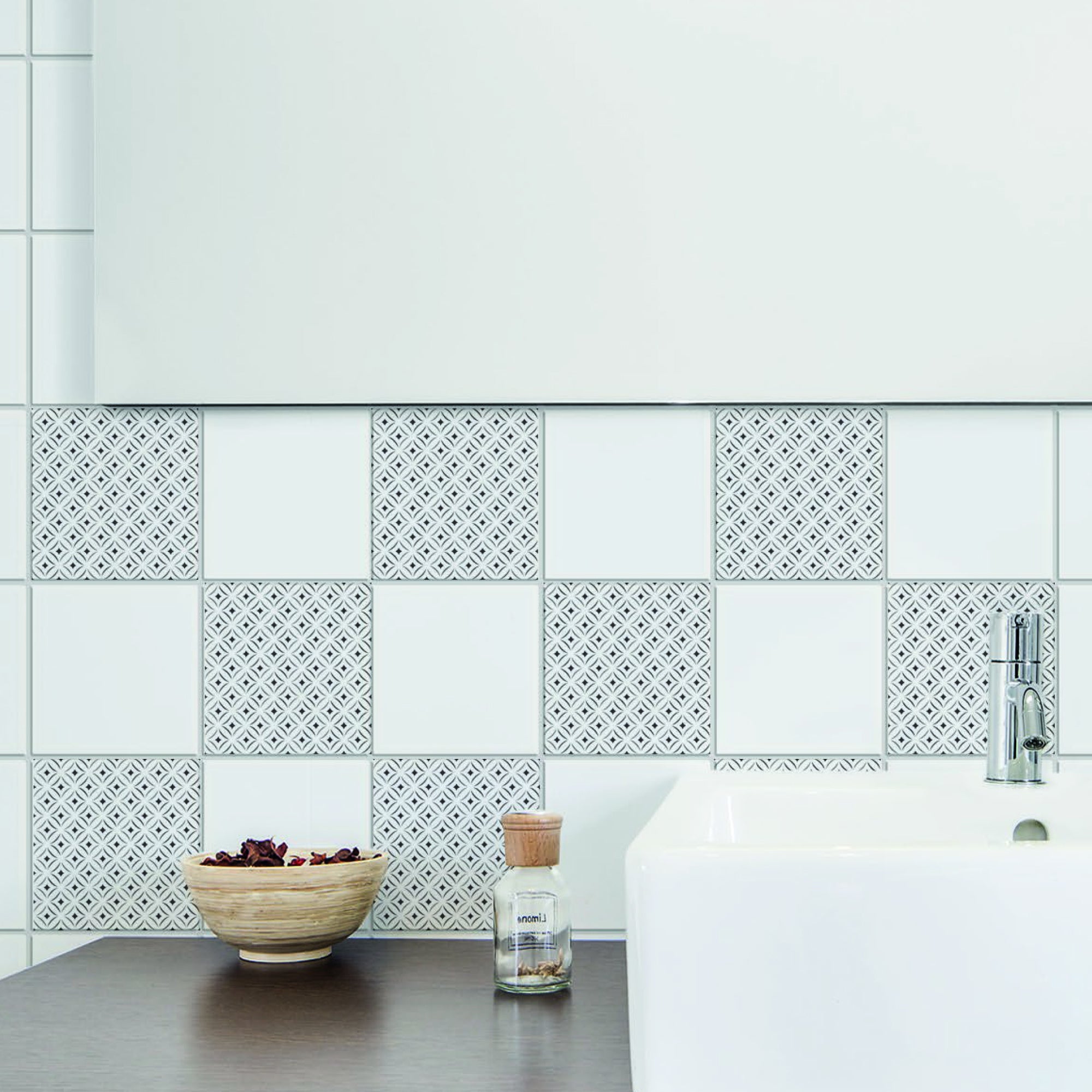 Sticker adhésif homestaging, carrelage trivento, motif de losange noir sur un fond blanc, x6, 15 cm X 15 cm - 3