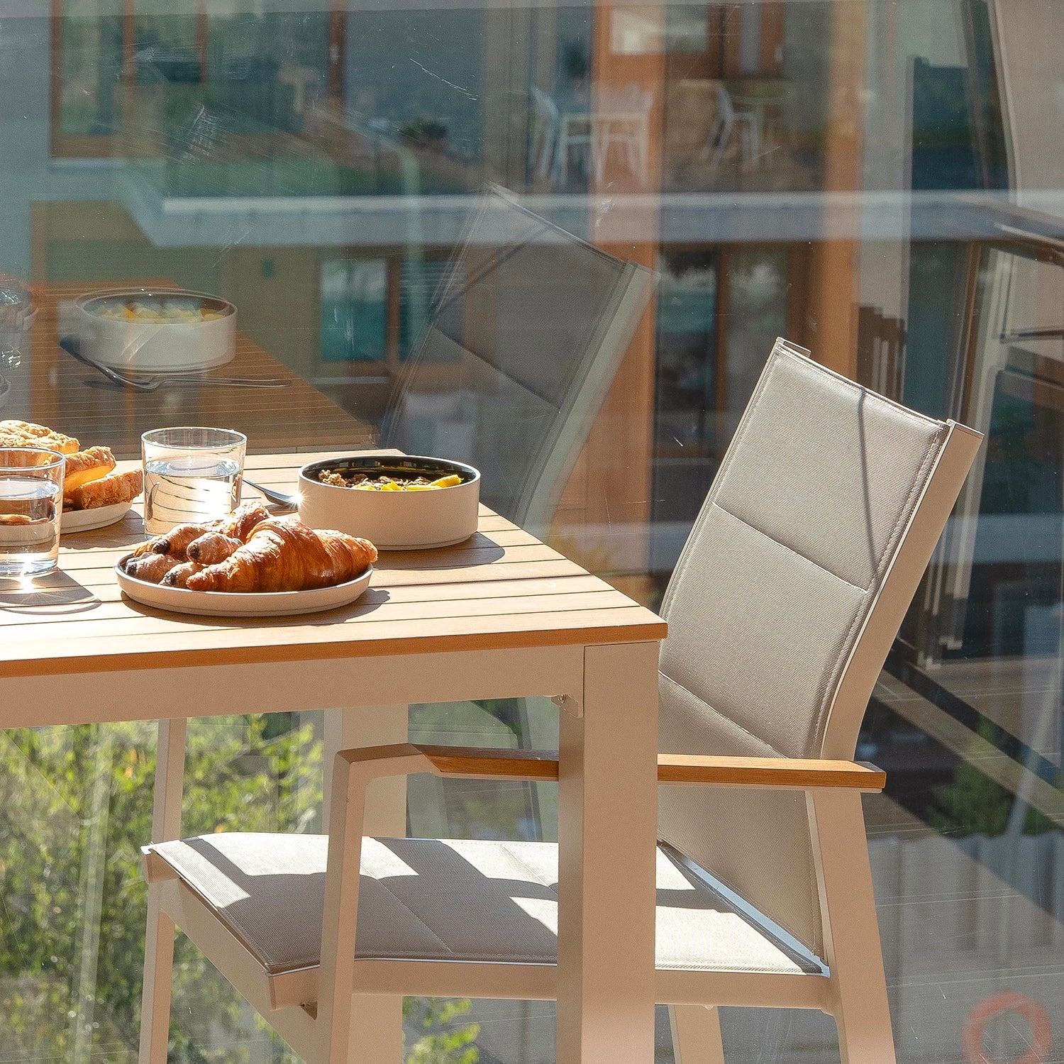 Mesa de comedor balcon 130x70 aluminio y polywood beige - Osaka - 4