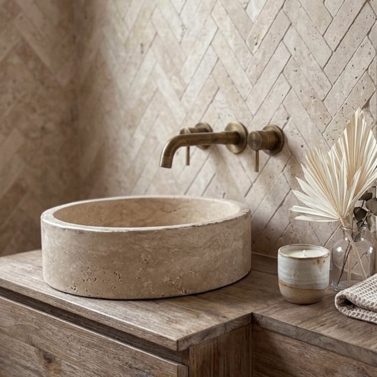 Carrelage sol/mur chevron en travertin beige Imperia - 25 x 5 x 1 cm - Vendu par paquet 0,5 m² - C-NEGOCE