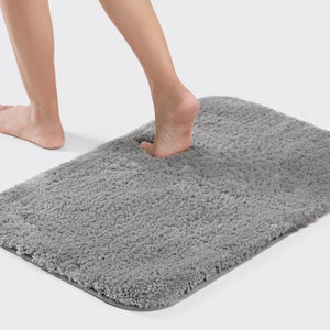 Delluxia Tappetino Antiscivolo Per Vasca Da Bagno XXL (100x40 Cm) – Con Ventose, Antibatterico, Senza BPA, Per Bambini E Adulti, Beige, Con Ganci Sospensione