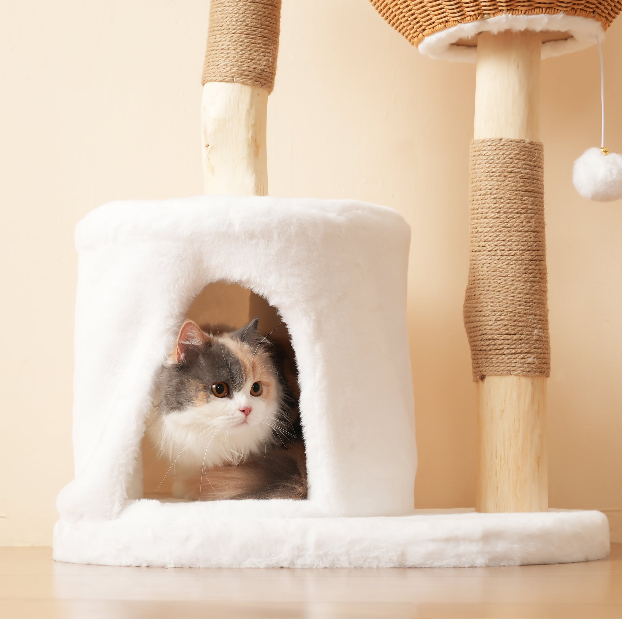 Arbre à chat avec 2 paniers et 1 niche - 60 x 42 x 108 cm - Bois massif et panier en PE - Naturel et blanc - 7