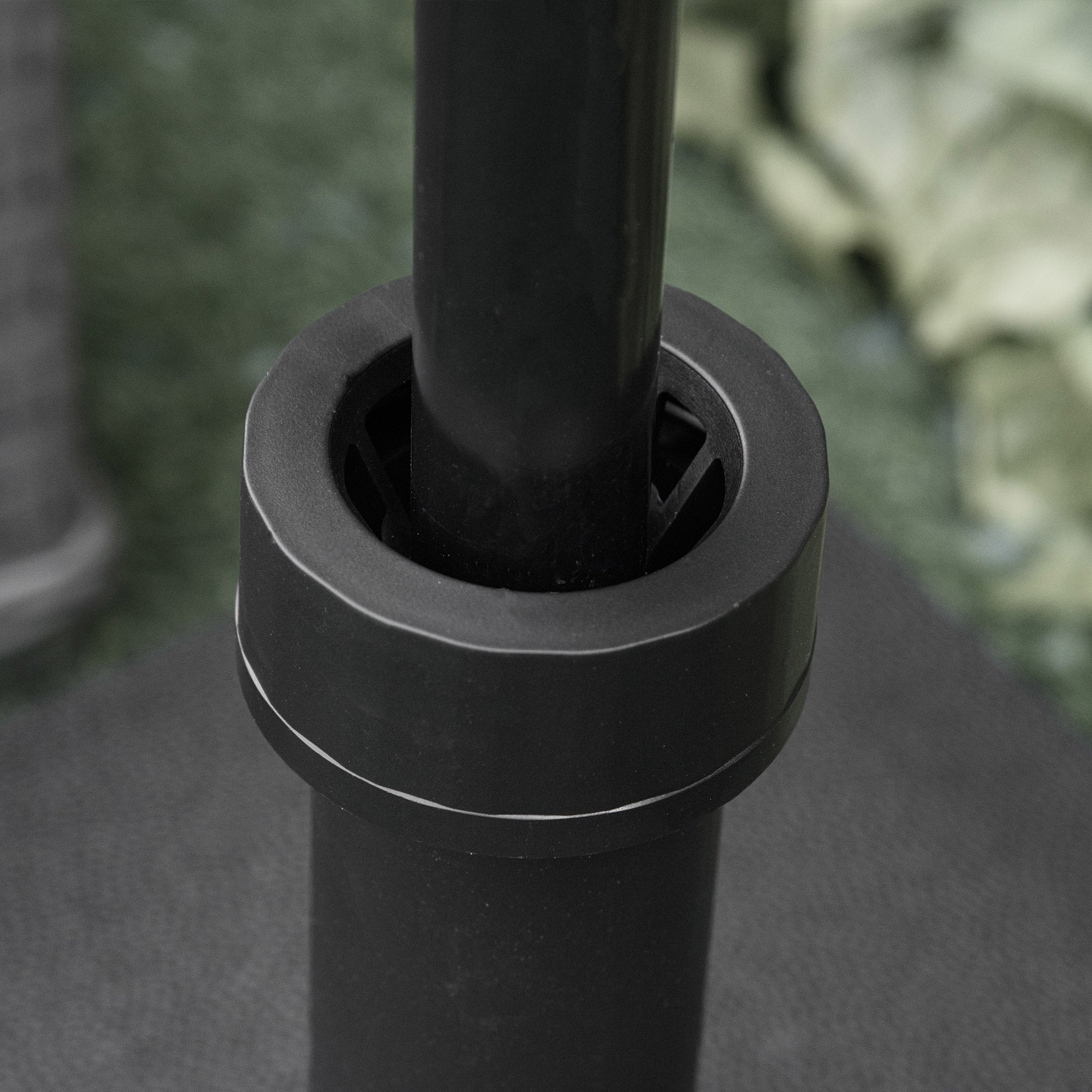 Base de sombrilla con 4 ruedas rellenable Outsunny 45x45x39 cm negro - 4