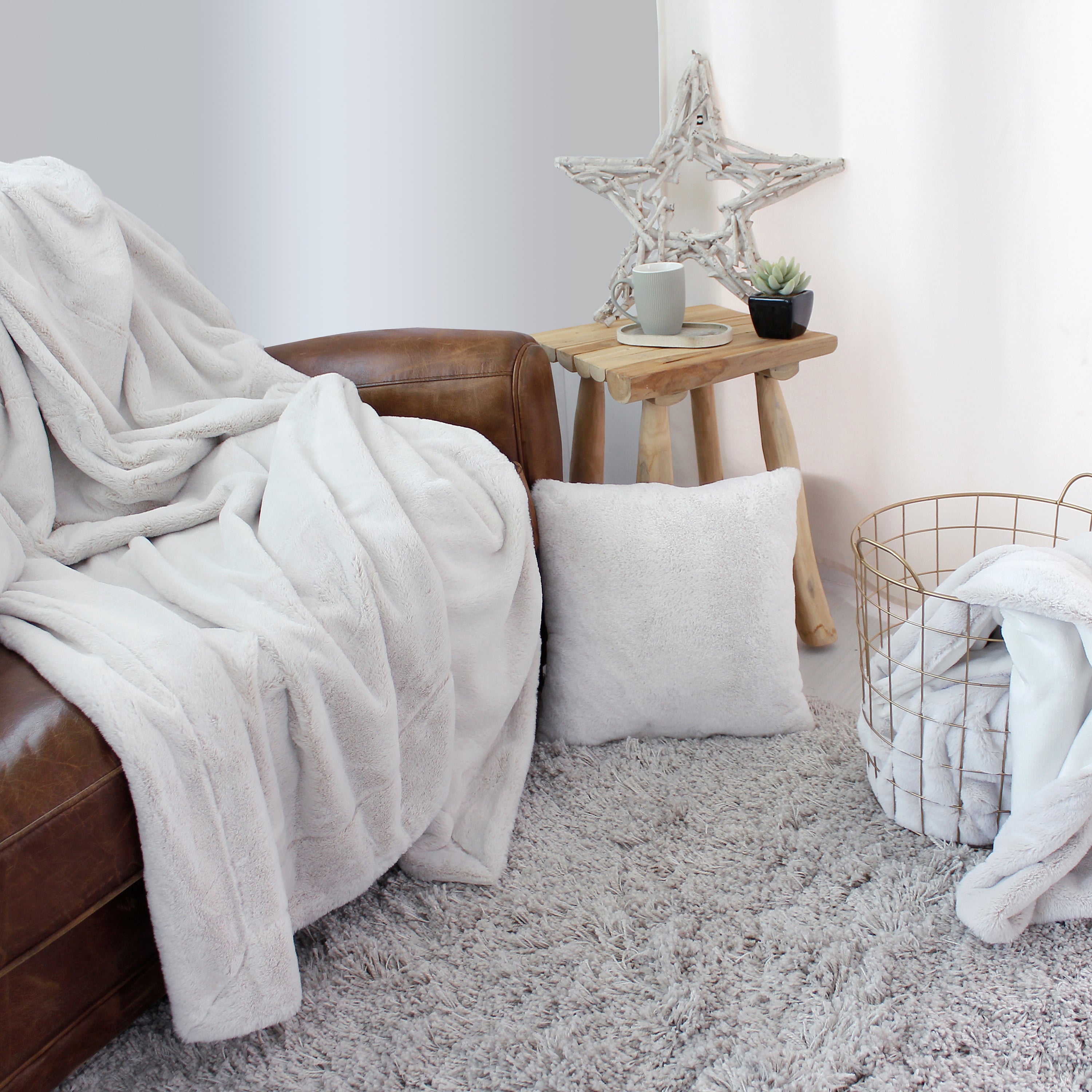 2 Coussins Carré, fausse fourrure recto verso, 40x40cm, Collection Rabbit, CMADECO - Blanc - 4