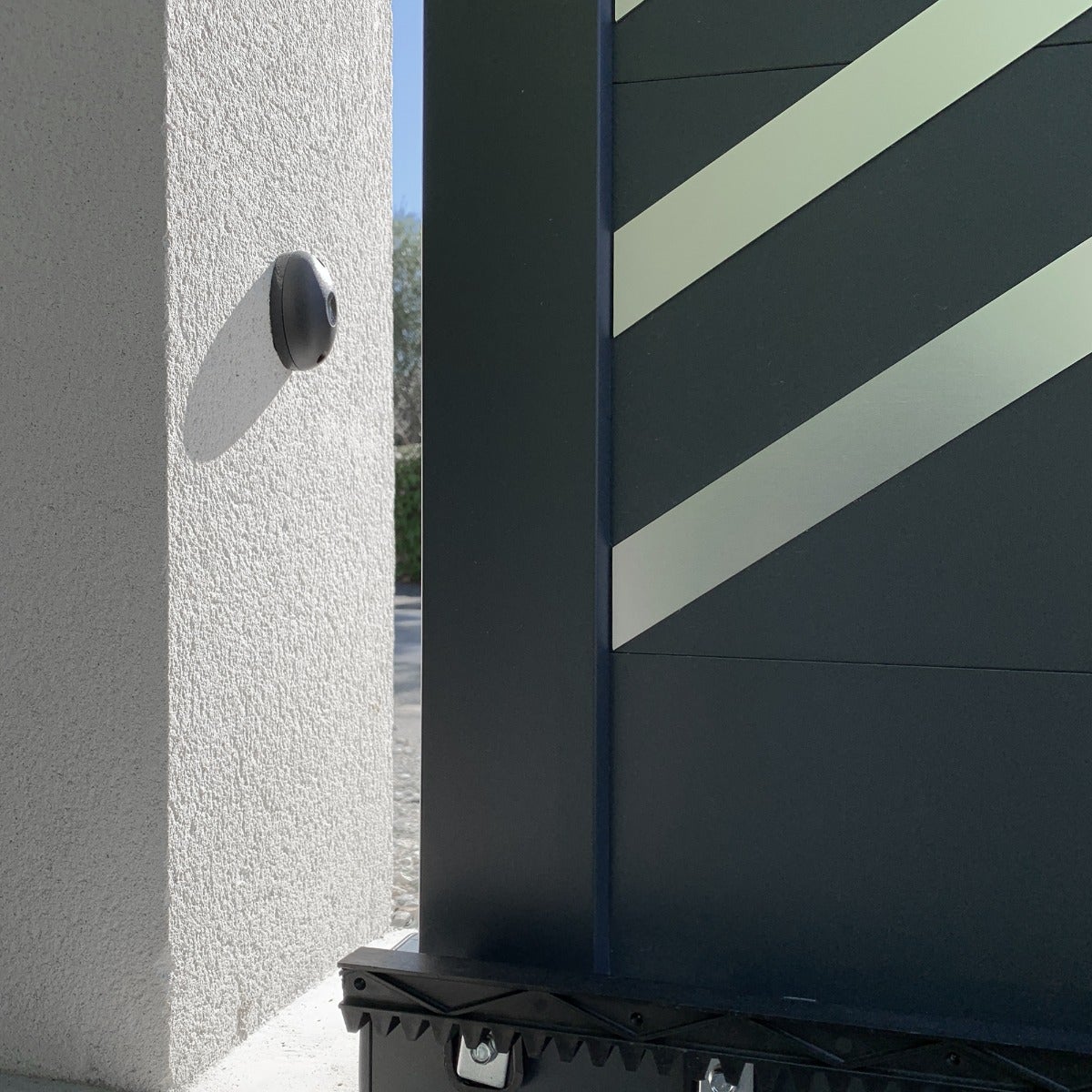 Motorisation solaire Avidsen Zenia SE avec digicode pour portail coulissant - 4