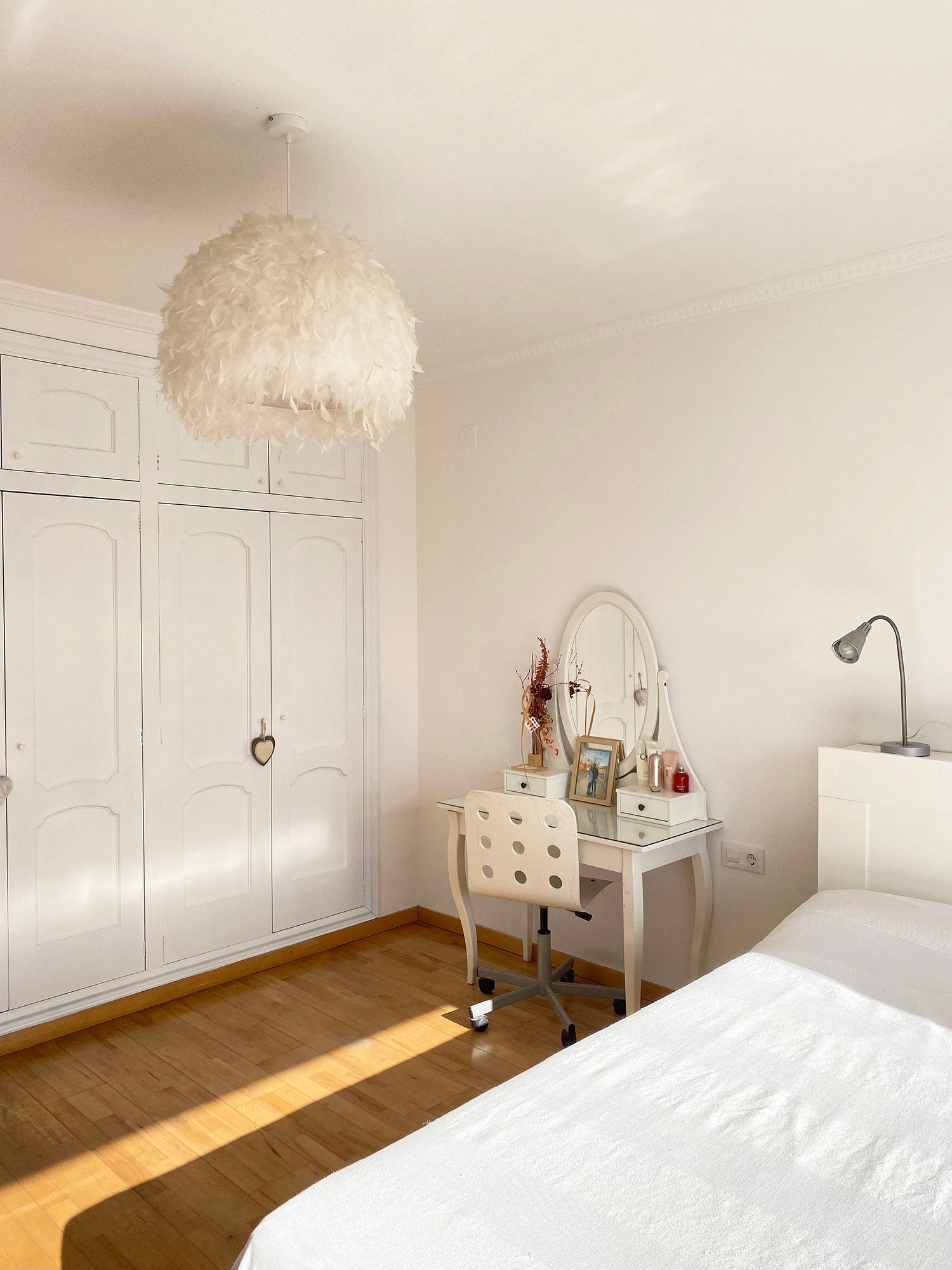 Lustro dekoracyjne z bawełnianymi frędzlami – MIRROR COTTON białe Ø całkowita 40 cm - 3