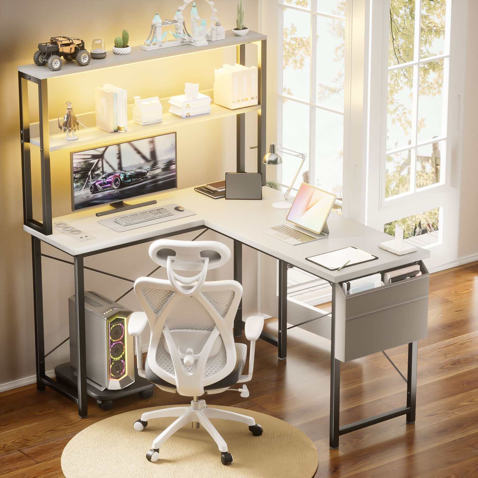 Scrivania angolare L 135 cm con LED e prese, scrivania gaming doppia con scaffali, supporto PC, ganci e tasca portaoggetti per casa e ufficio - 7