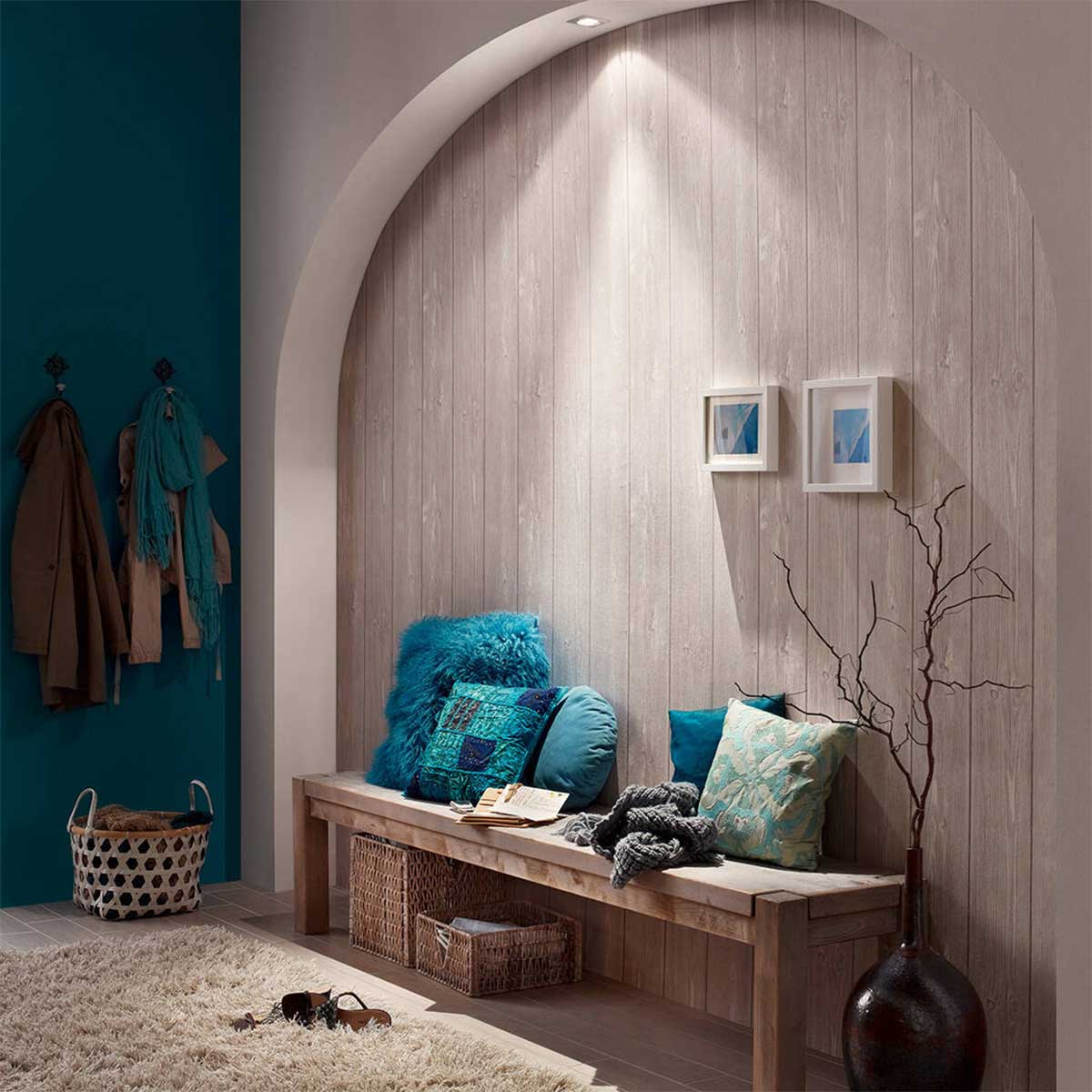 Papier peint effet lambris bois beige main image 1