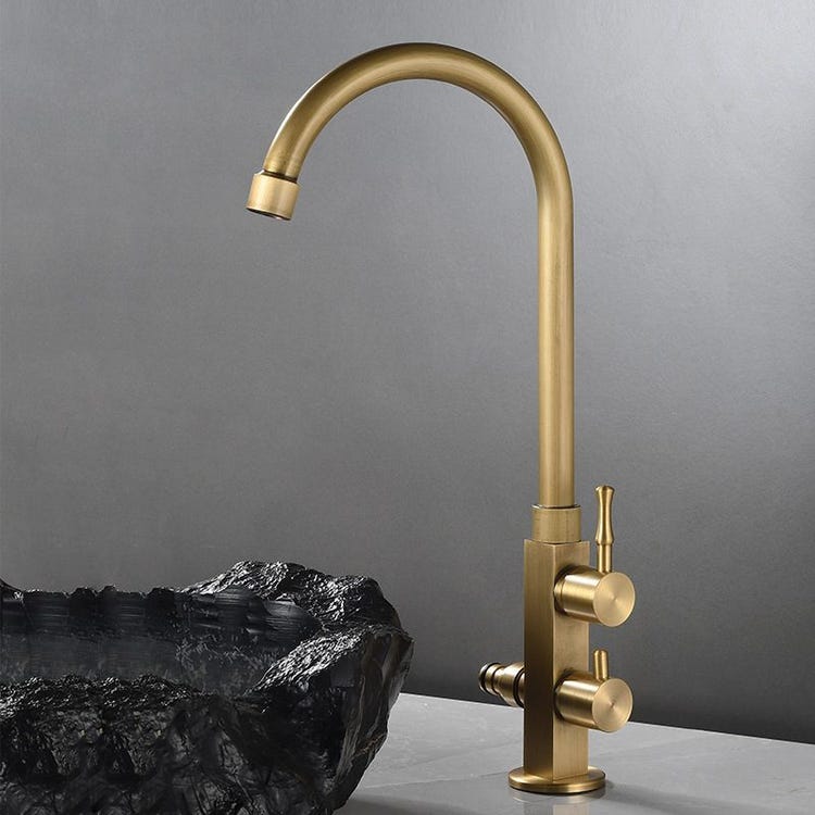 Miedziany kran do zimnej wody, kran retro o podwójnym zastosowaniu, kwadratowa podstawa z antycznym przyłączem wody