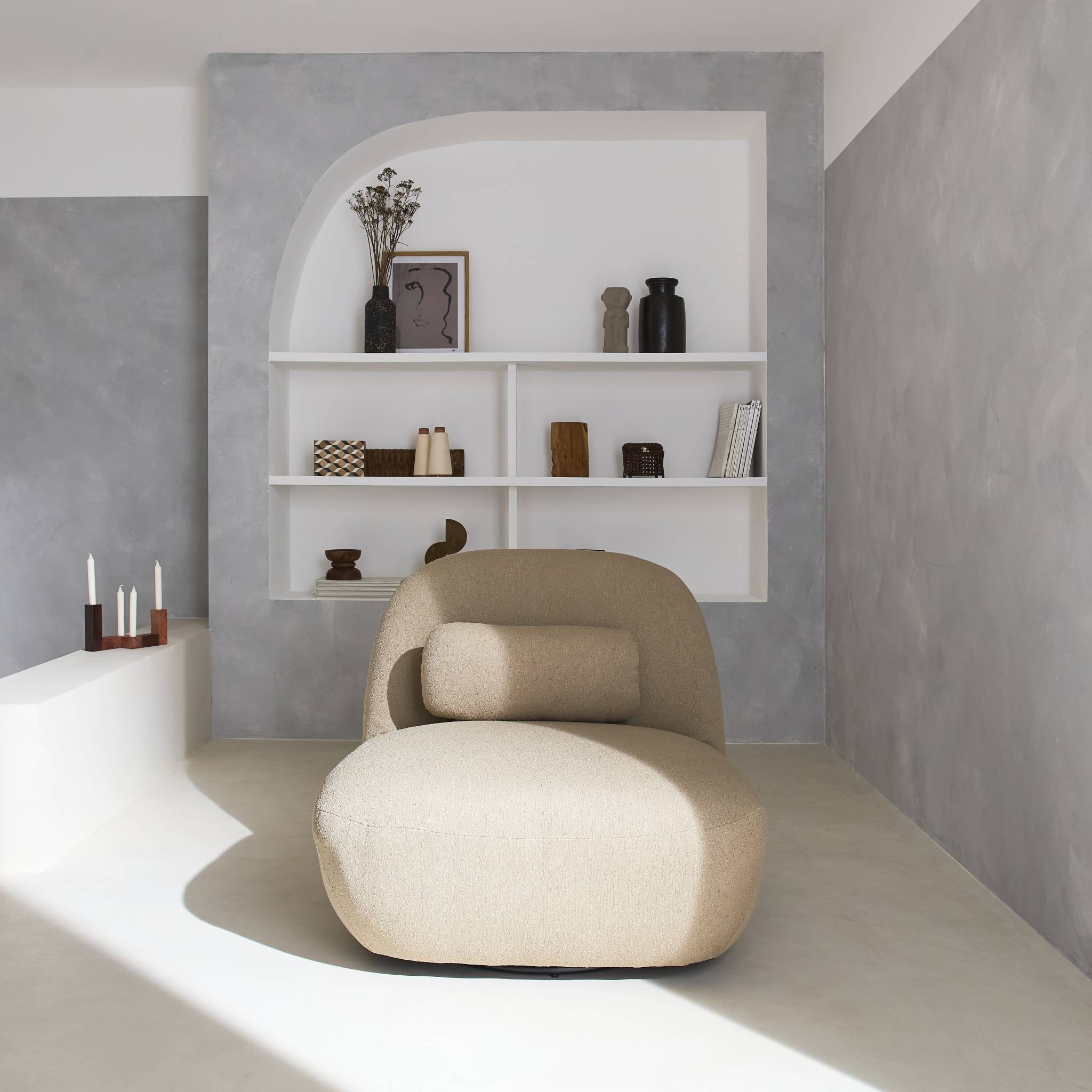 Fauteuil pivotant 360° en bouclette texturée beige. piètement en métal noir mat - SPINO SPINO - 3