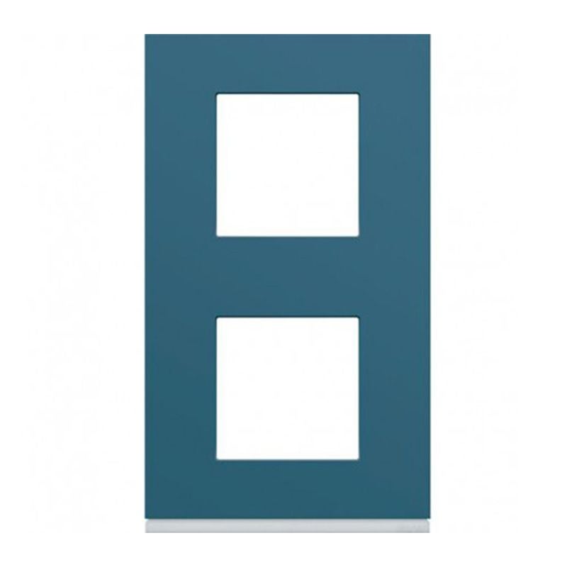 Plaque de finition 4 postes Essensya HAGER WE404