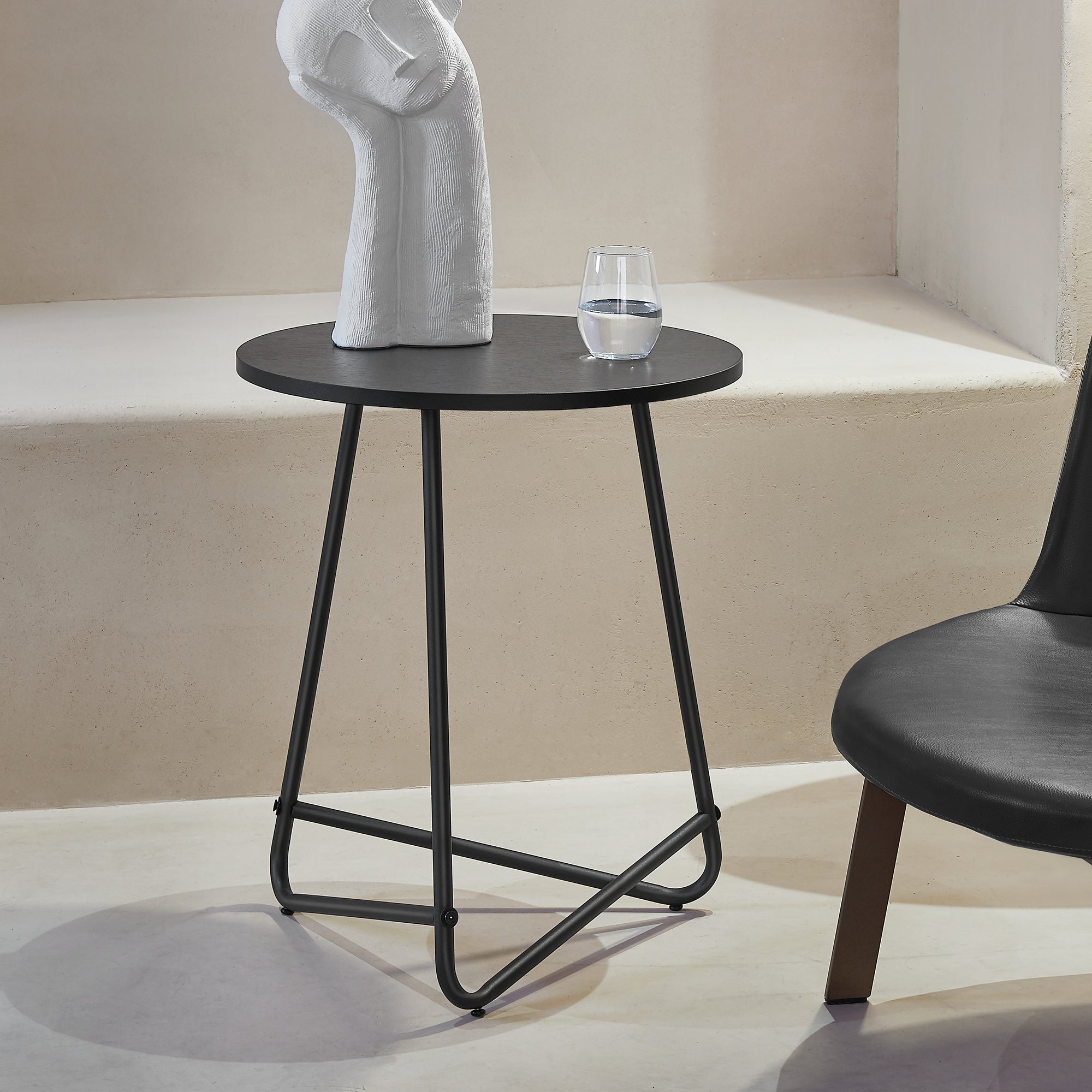 Table d'appoint ronde Juelsminde 55 x 45 cm noir [en.casa] | Leroy Merlin