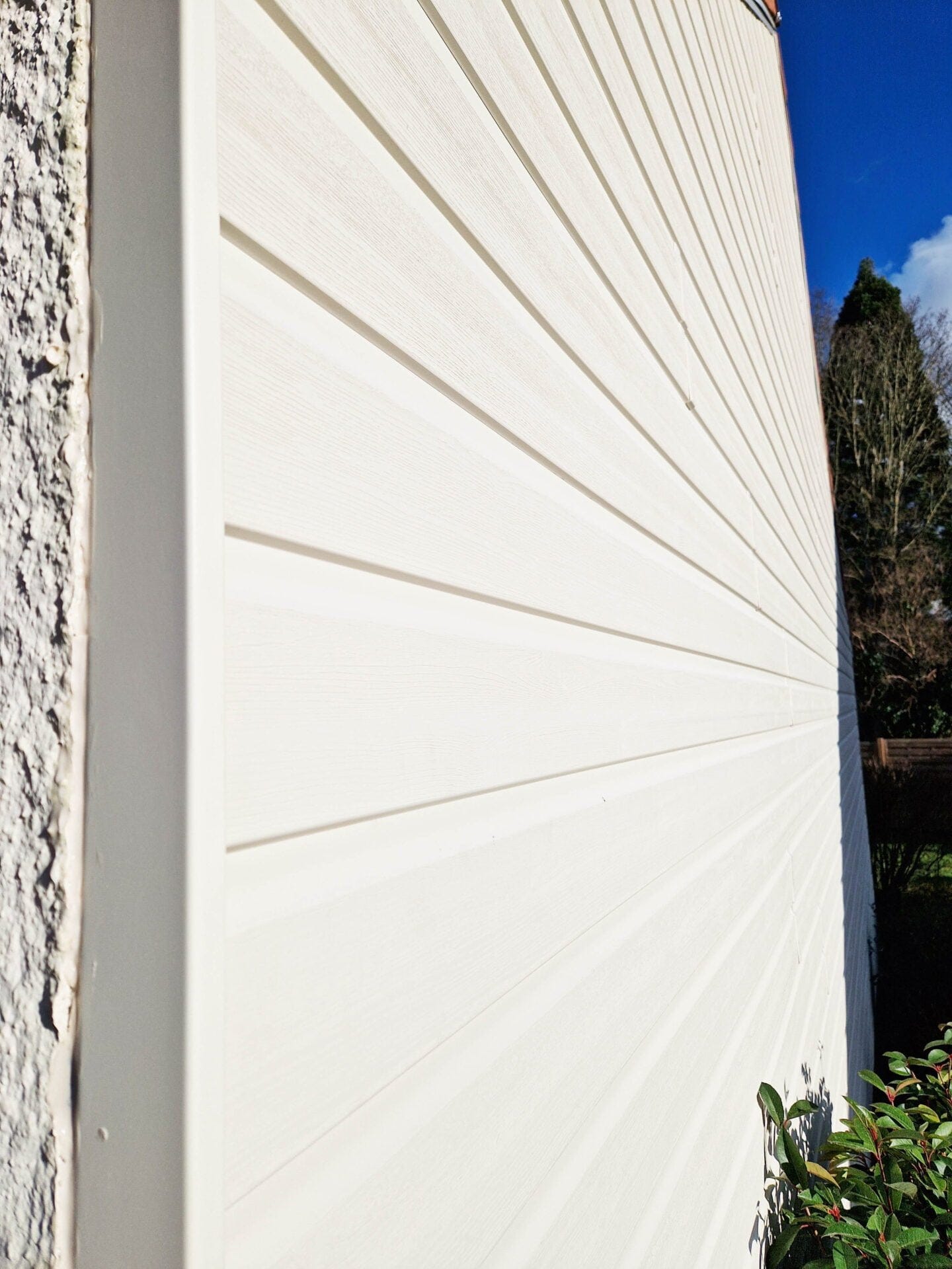 Lame de bardage PVC recyclé AIGIS Profil Double Lame en pose par ...