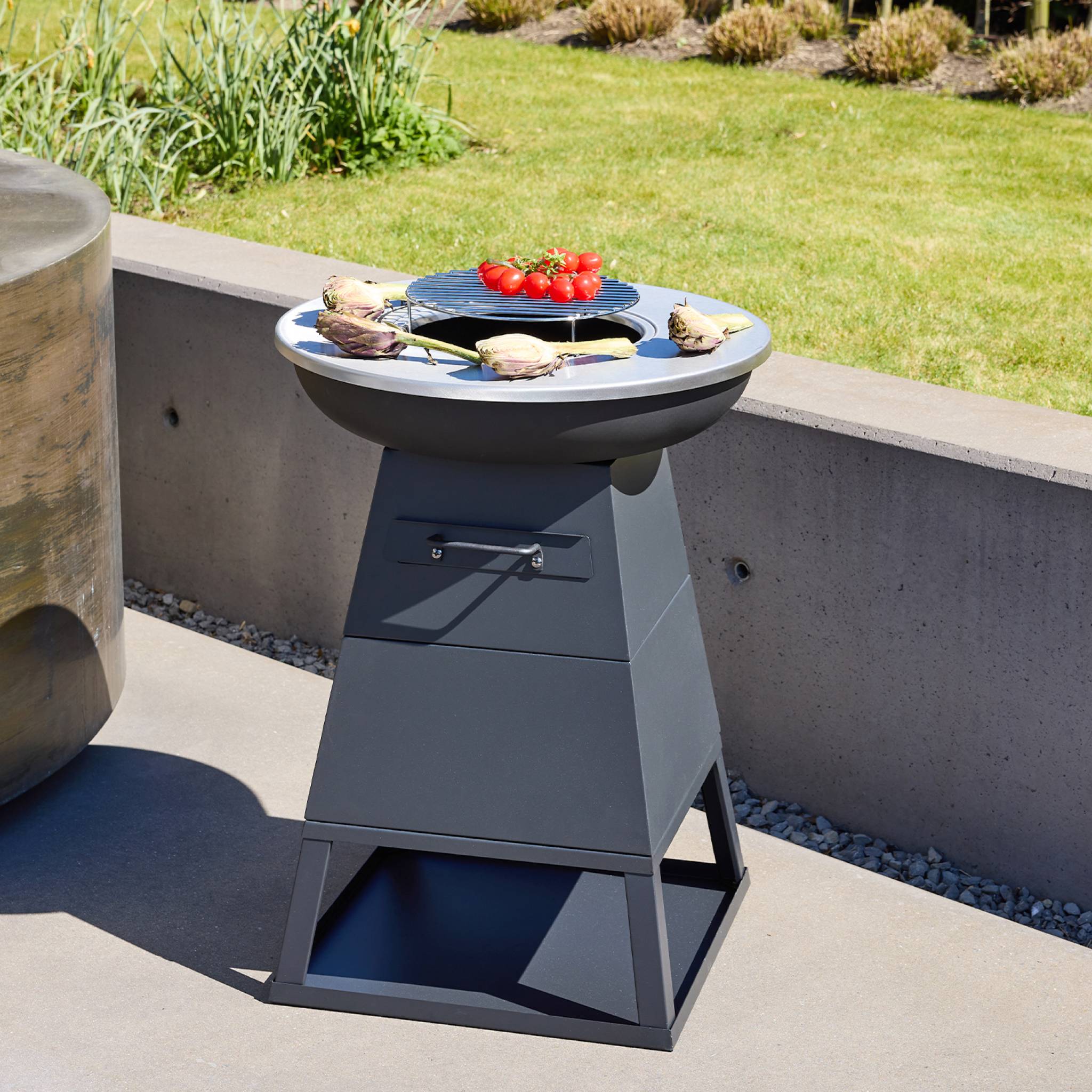Brasero barbecue Ø59cm noir avec grille de cuisson et espace de rangement - Izalco - 3