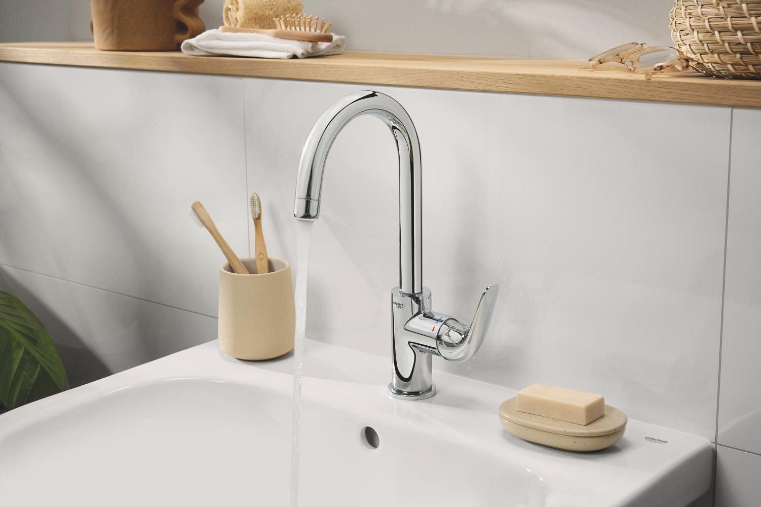 Baterie lavoar Grohe 24330001, Swift, tip comanda monocomanda, tip instalare pe lavoar, pe blat, crom