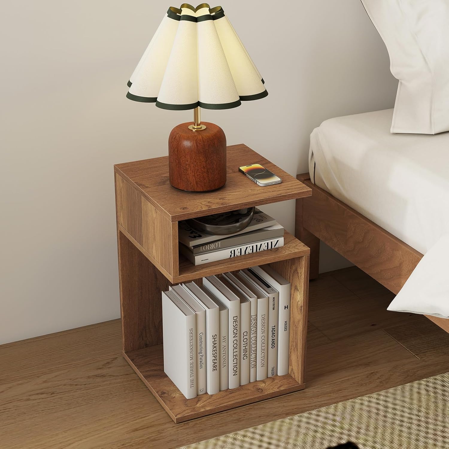 Table d'Appoint en Forme S, Bout de Canapé Salon avec 2 Casiers Ouverts, 3 Étagères Design Géométrique Compacte,pour Salon, Chambre, Naturel - 2
