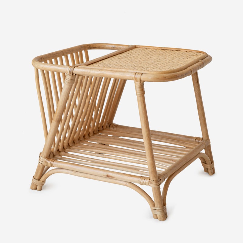 Stolik pomocniczy z rattanu z półką na gazety 40x40x45 cm | Ręcznie wykonany