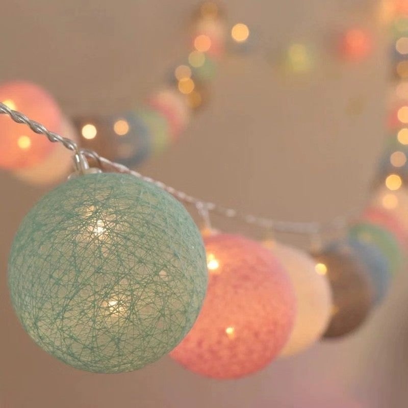 LED String Lights Cotton Ball Guirlandes fées pour maison décoration and Festive Atmosphere - 4