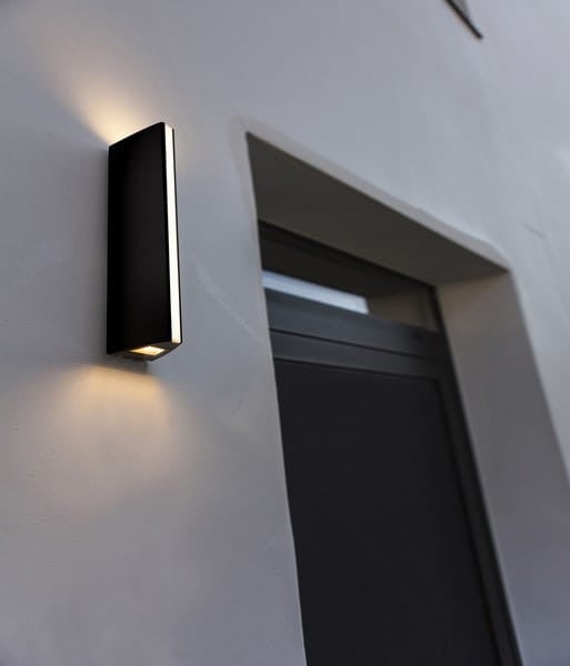 Kinkiet zewnętrzny LEO LED 14W Ciepła biel 870lm czarny wym:6,6x8,7x30cm IP54 Lutec
