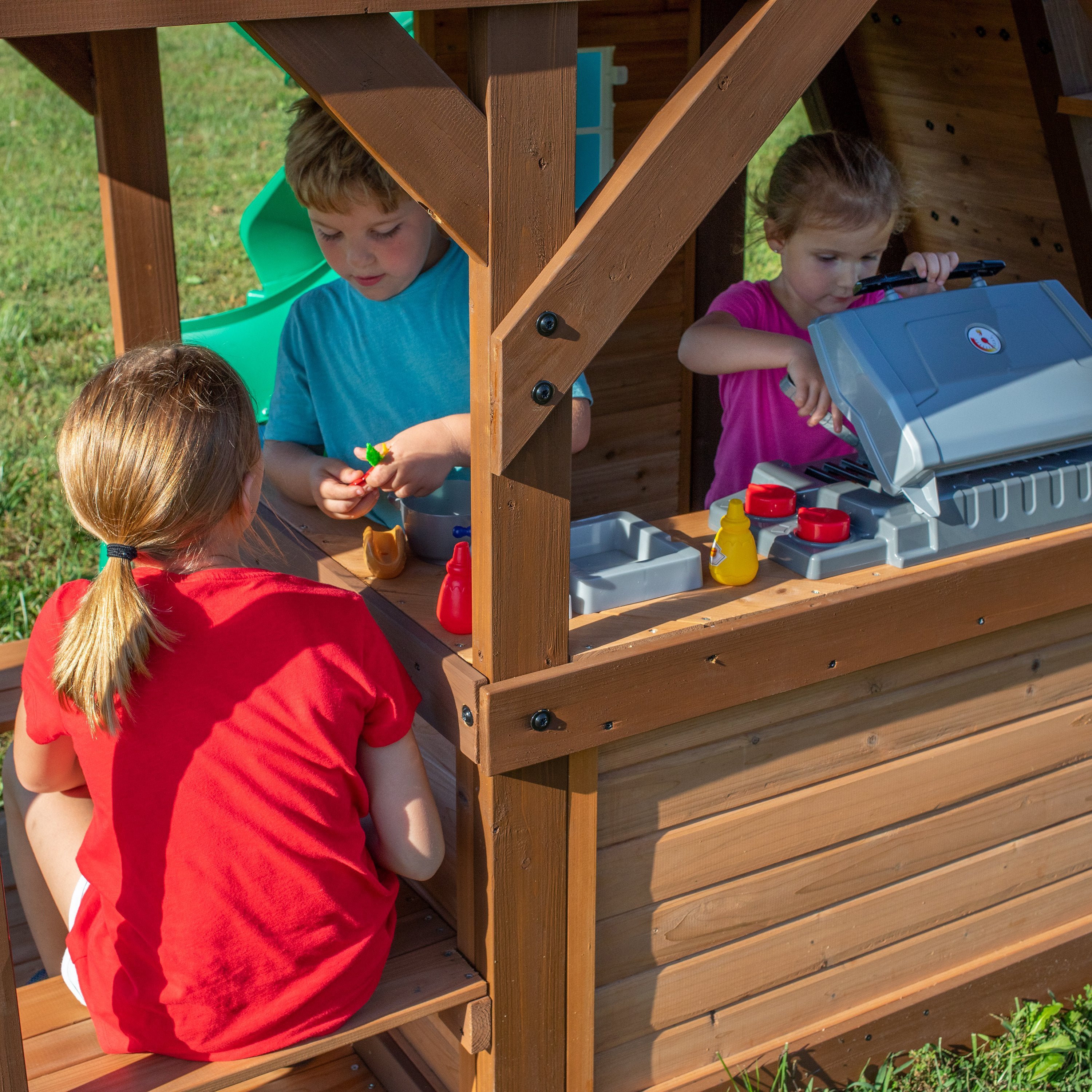 Maisonnette en bois de Cèdre / Cabane pour enfant avec Balançoires, Toboggan, Double Mur d'Escalade, Banc | Backyard Discovery Cedar - 7
