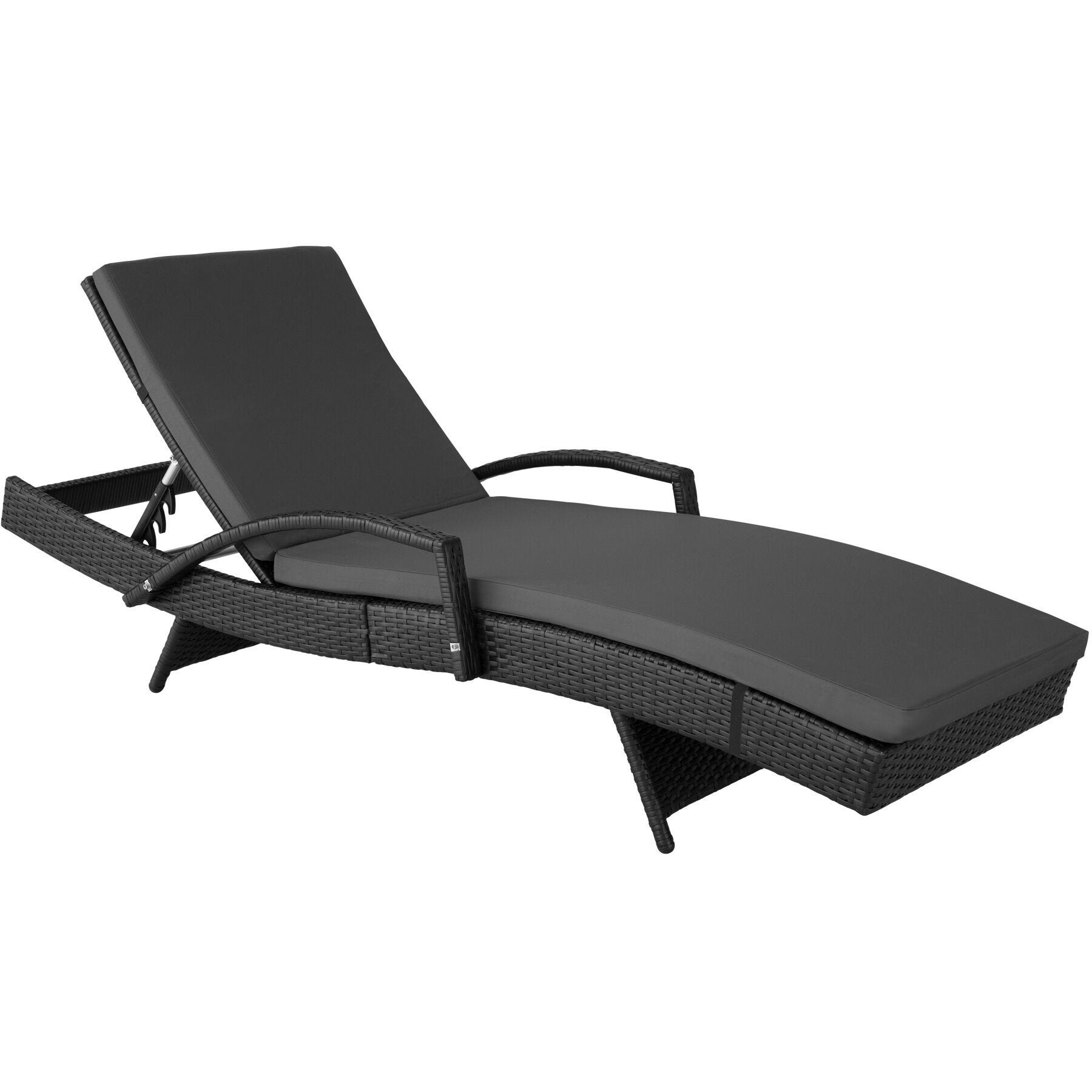 Bain De Soleil En R sine Tress e Et Aluminium Avec Dossier R glable Sur bain-de-soleil-en-r-sine-tress-e-et-aluminium-avec-dossier-r-glable-sur