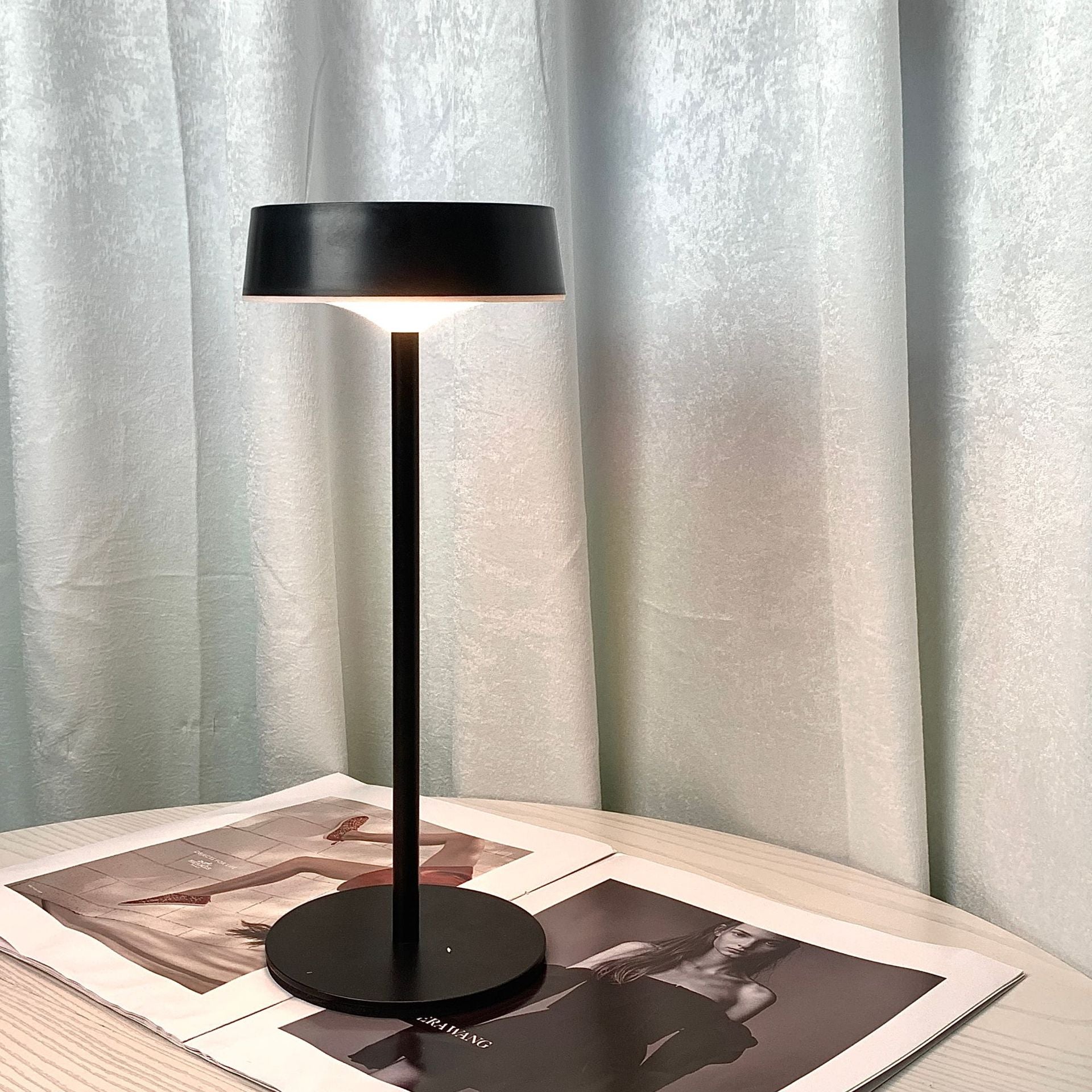 Zewnętrzna lampa stołowa solarna, do ładowania, wodoodporna, 3 tryby oświetlenia, idealna do łazienki, restauracji i na camping, czarna