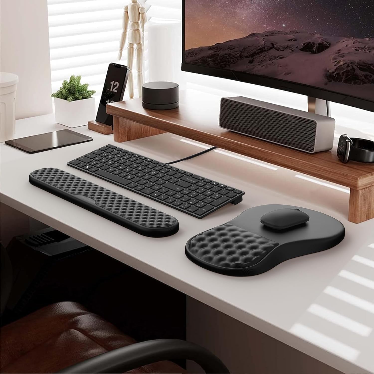 Ergonomiczna podkładka pod mysz z podpórką pod nadgarstek, wyposażona w piankę memory foam i antypoślizgową gumową podstawę - 3