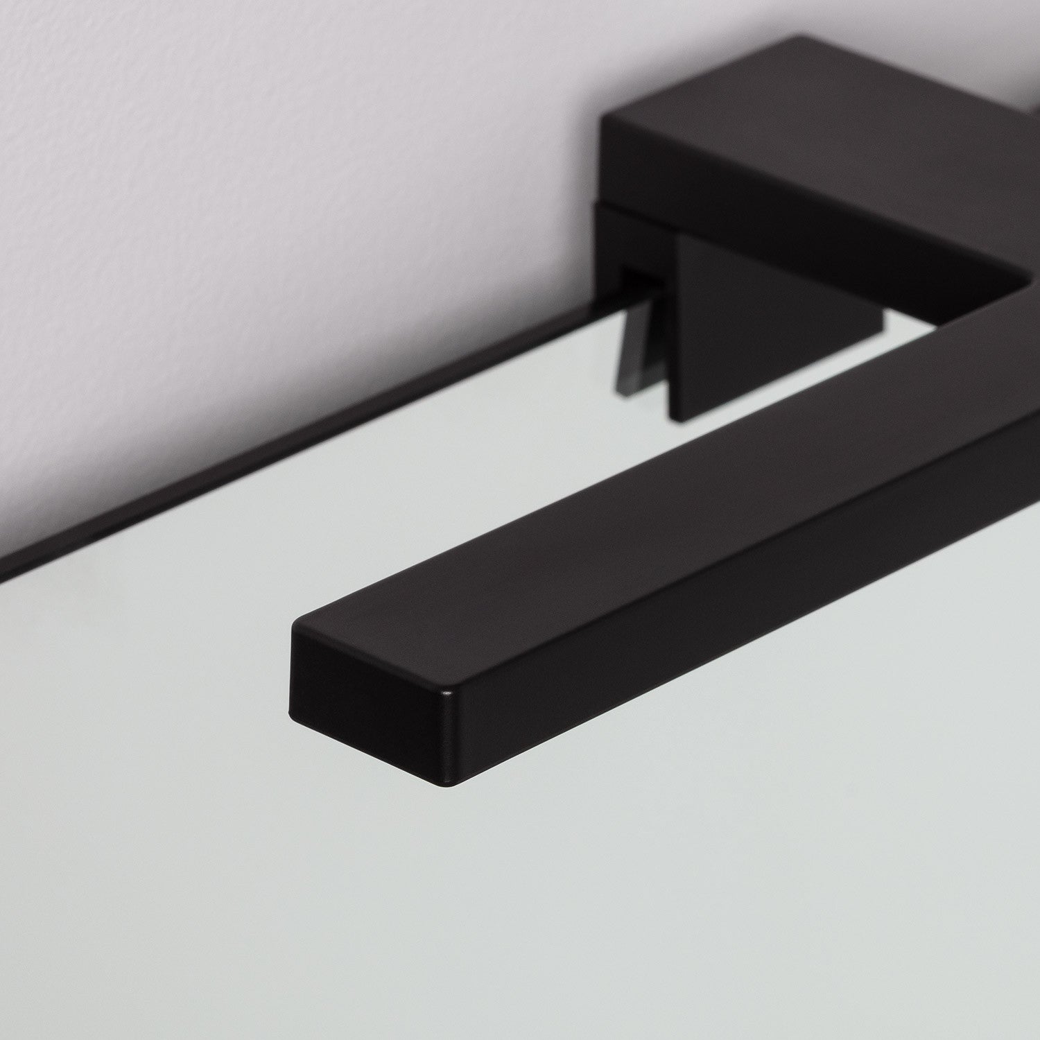 Aplique LED para Espejo de Baño Carl 5 W 6000 K Blanco Frío | Negro | Instalación sobre espejo para iluminación frontal uniforme en - 5