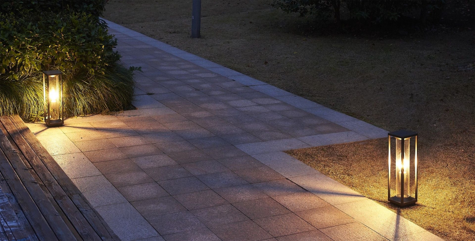 Lampa ogrodowa stojąca Porto czarna 1xE27x15W IP65 wym: 50 x 14,5 x 14,5 cm aluminium SU-MA