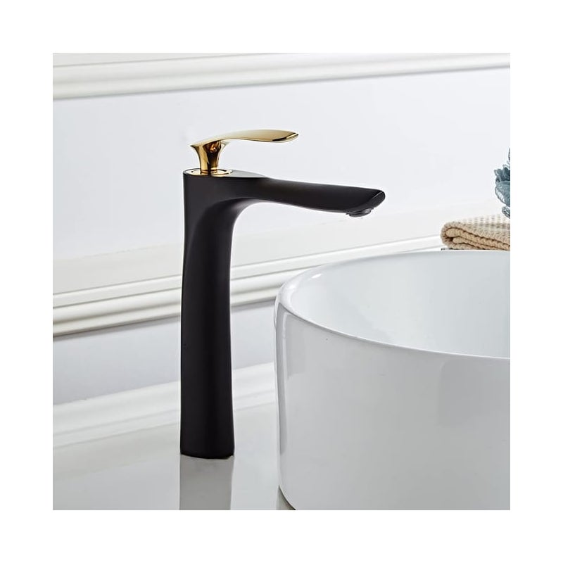 Nowoczesna, złota, jednootworowa bateria umywalkowa, kolor czarno-złoty.
