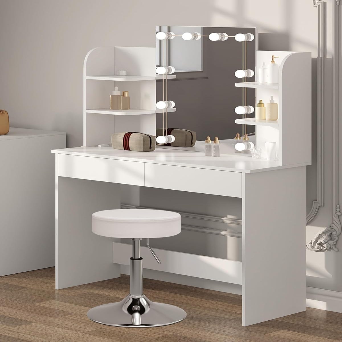 Coiffeuse Avec Miroir LED Yanosaku - 12 Lampes, 11 Tiroirs, Ports USB Et Tabouret Inclus - Blanc