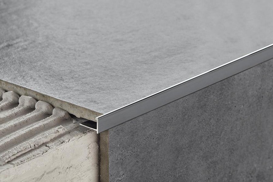Profil do glazury aluminiowy narożny z krawędzią 08mmx18mm Cezar Srebrny Mat 2,50m - 3
