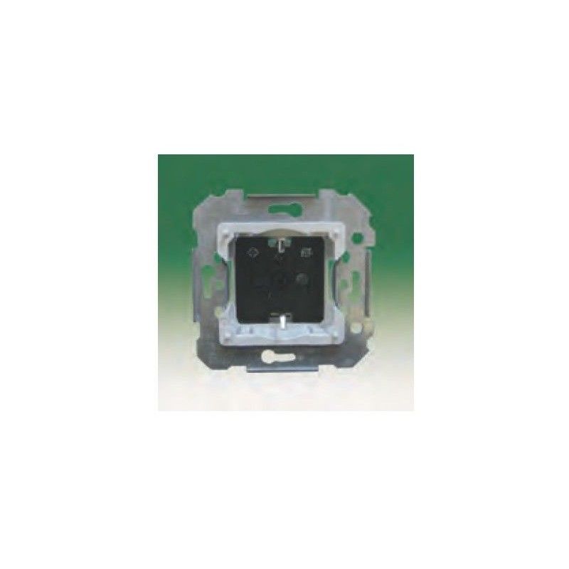 BJC 21524 BASE ENCHUFE 2P+T  TT LATERAL  CON DISPOSITIVO DE SEGURIDAD Incorporado Coral