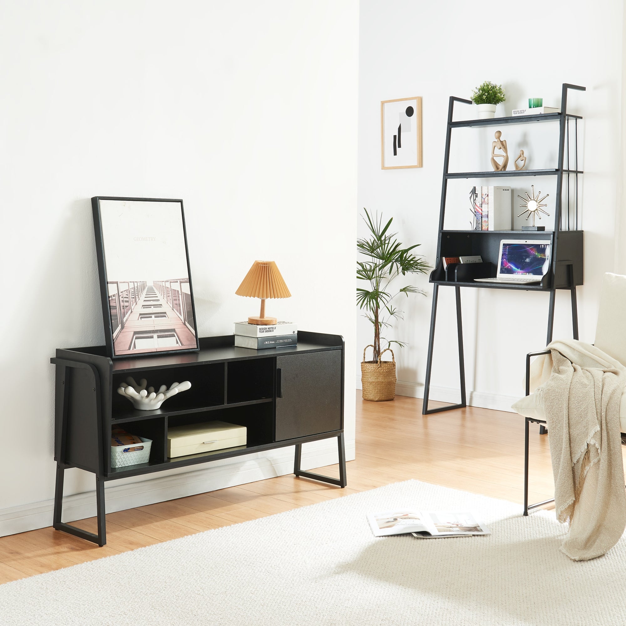 Set Storfjord Composto di Scrivania con Ripiani in Alto Mobile TV