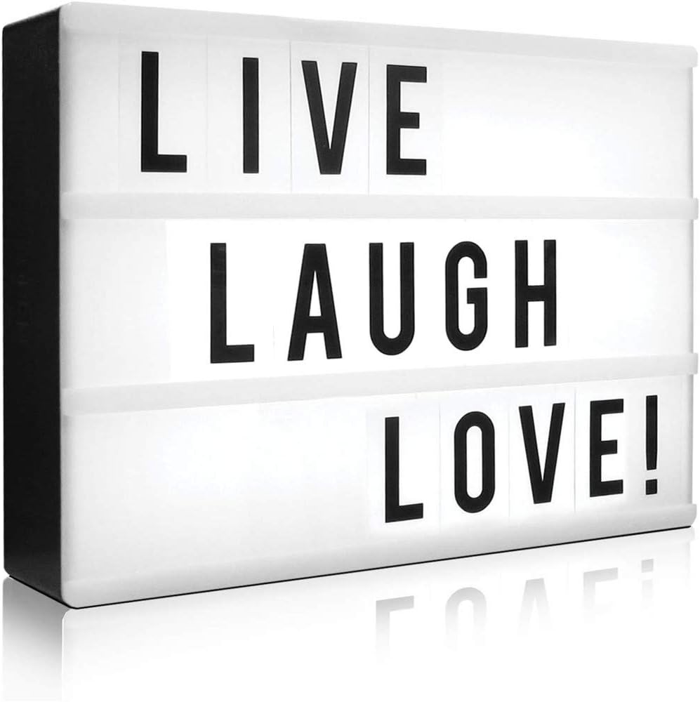 Kaseton świetlny z 96 literami w zestawie, zasilany bateryjnie i podłączany przez USB. Rozmiar A4