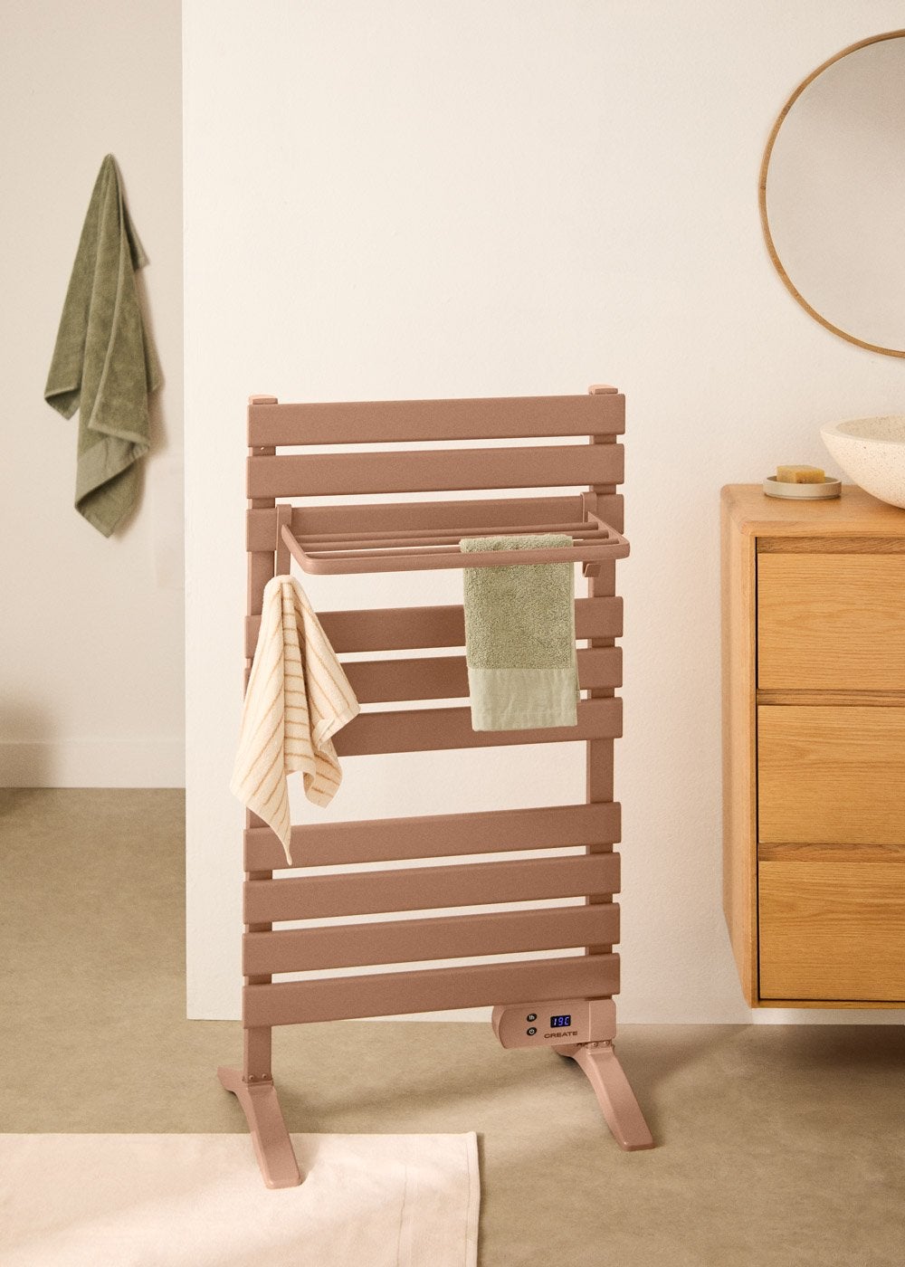 WARM TOWEL - Elektryczny wieszak na ręczniki podłogowy lub ścienny 500W