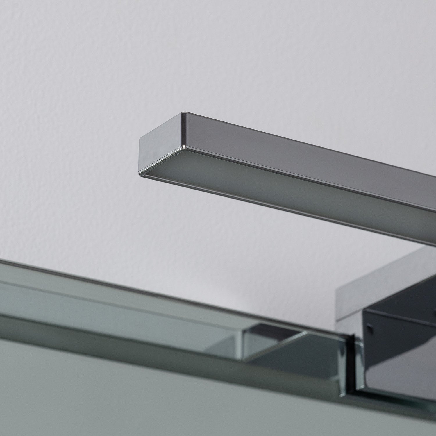 Applique LED Salle de Bain Carl 5W Argentée pour Miroir , 6000K Blanc froid, PC, IP44, 320lm - 6