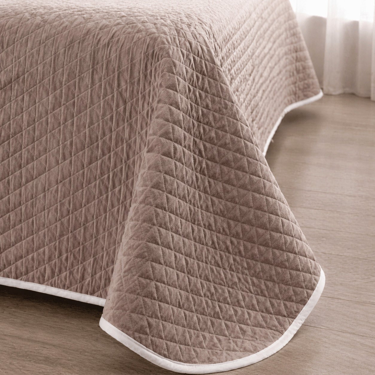 Colcha Bicolor Reversible Beige/Cuero Cama 150cm Donegal Collections - 3
