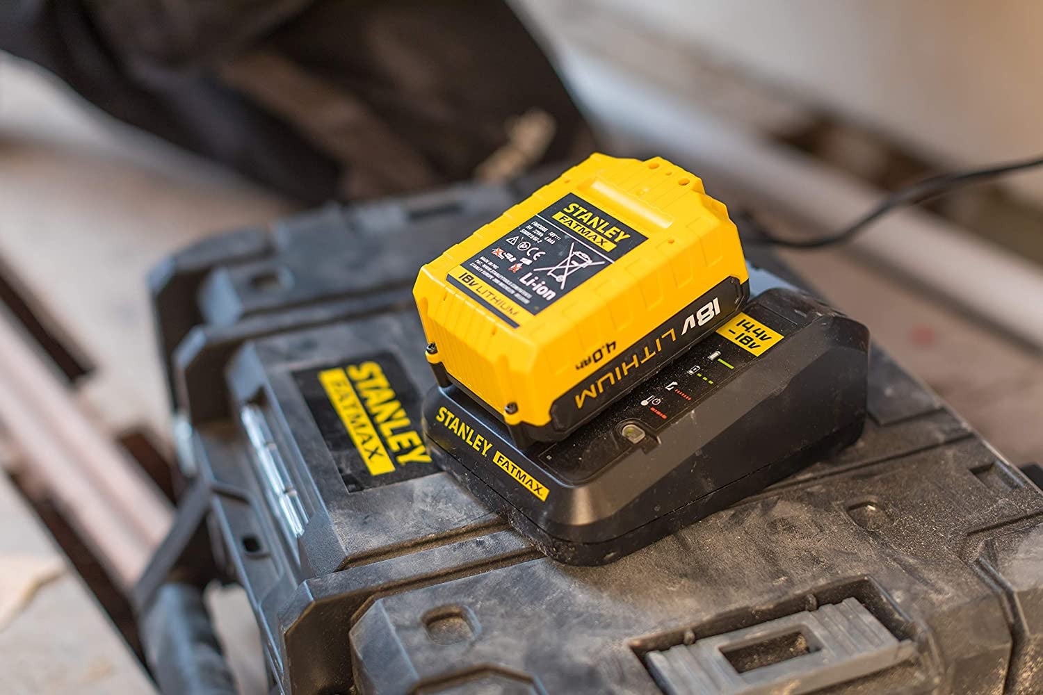 Batterie Li-Ion 18V 4Ah FMC688L-XJ Stanley - 4