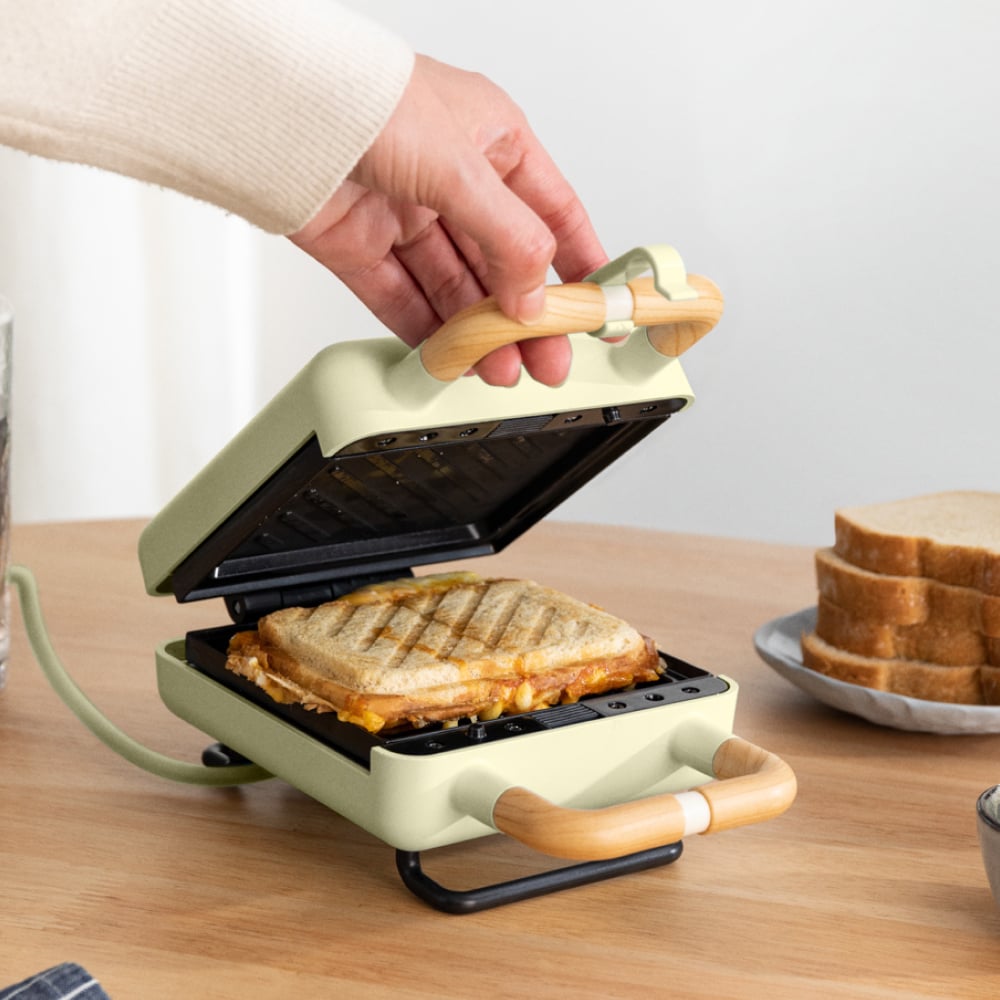 CREATE/STONE Appareil Croque-Monsieur Barbie Rose - 2 Plaques Interchangeables (Sandwich/Gaufre) - 600W Antiadhésif