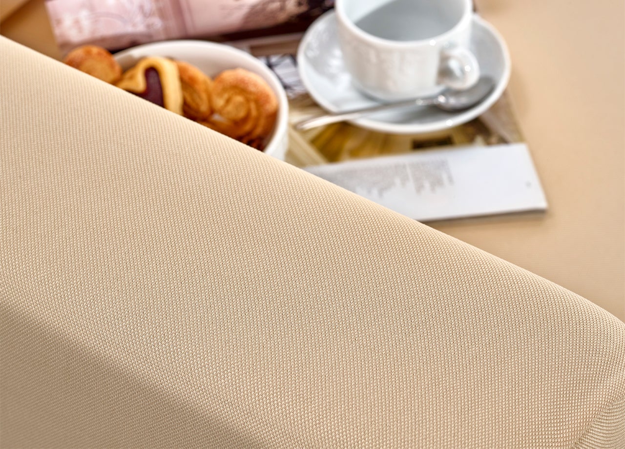 Copridivano-Copripoltrona Antimacchia Elasticizzato Tinta Unita Vari Colori Modello Magic Poltrona Panna - 3