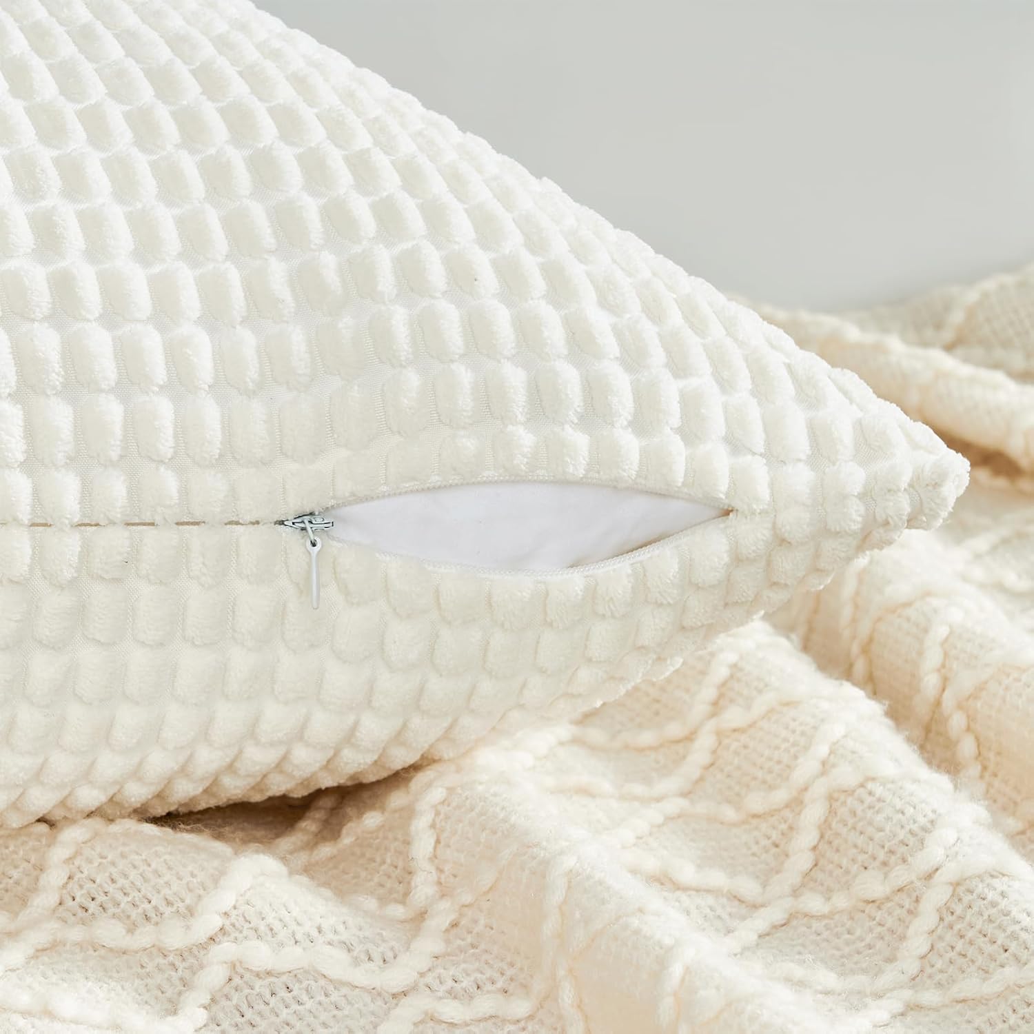 Lot de 2 Housse Coussin 40x40, Coussin Canape en Velours,Coussin Beige,Canapé Super Doux Décoration Coussin Canape Salon Chambre avec Fermeture Eclair - 2