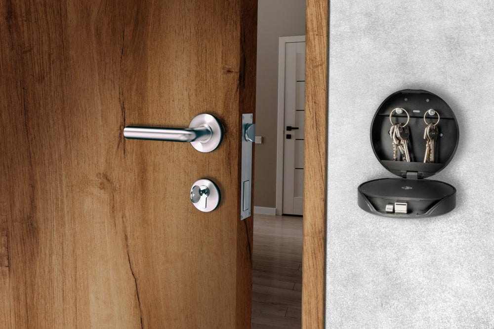 Boîte à clé connectée Batilec Easy Keybox, accès smartphone et code PIN, 100 utilisateurs, IP65, garantie 2 ans, Ø120 mm, 44 mm épaisseur - 2