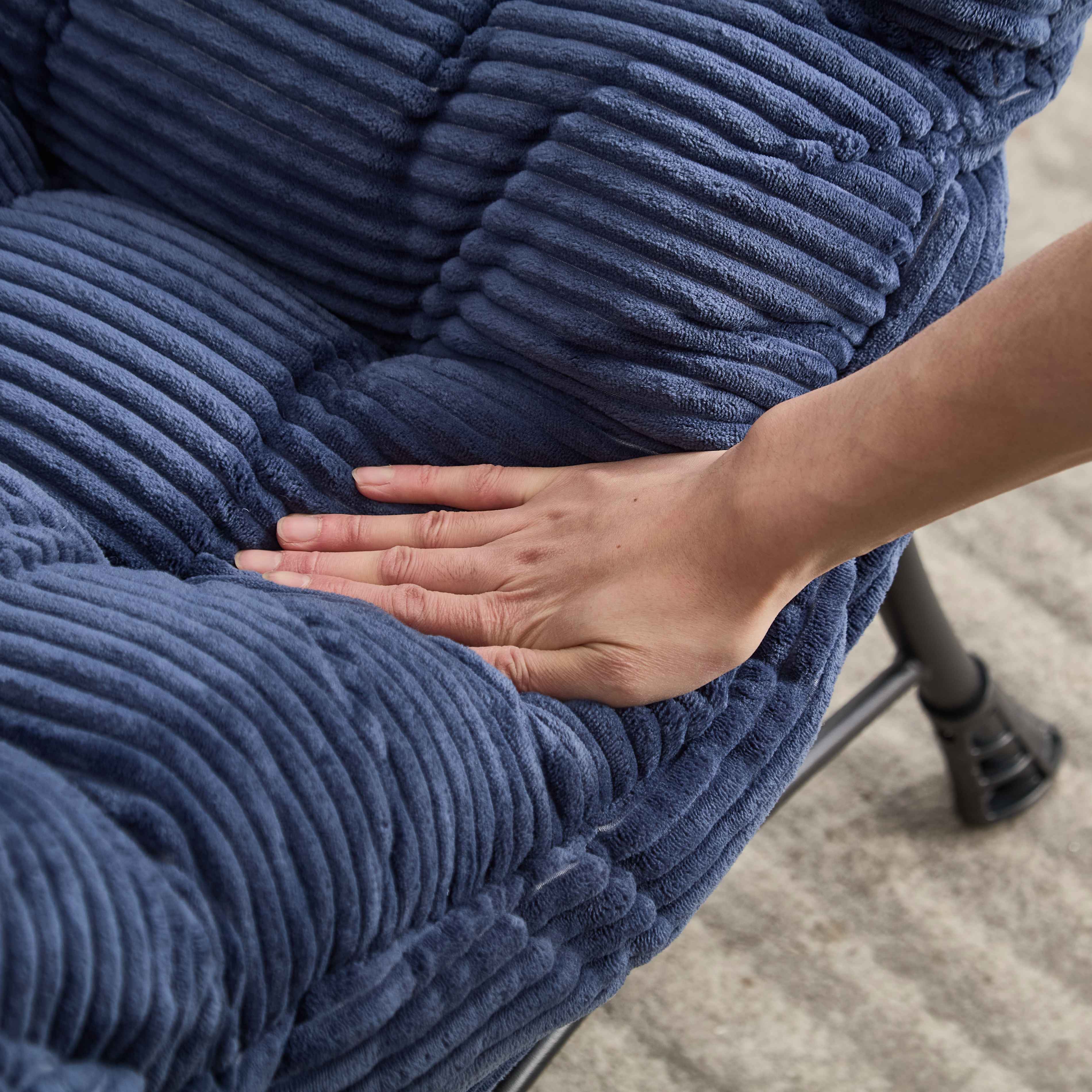 Chaise Longue Ergonomique avec Ottoman et Pochette Latérale, Fauteuil Lounge Confortable en Coton PP, Relaxation et Rangement Pratique, Bleu marine - 5