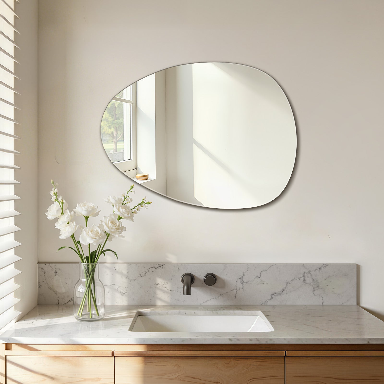 Miroir asymétrique sans cadre 60 × 45 cm, miroir mural anti-humidité pour salle de bains, bords polis, installation verticale ou horizontale - 2