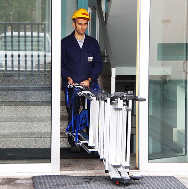 Escabeau PIRL 6 marches télescopique - Hauteur max. de travail 4.00m - Longueur pliée 2,82m - SVE-SFLYT06 - 6