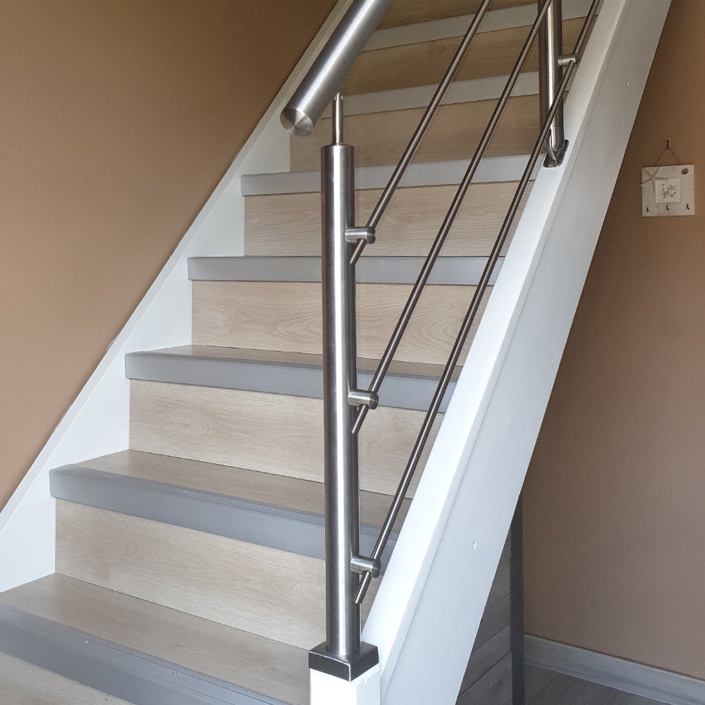 Kit Réno pour garde-corps d'escalier - sur-mesure - 3 poteaux - Main courante inox Ø42,4 mm + embout inox - 3 barres Ø12 mm sur supports transversaux - 3