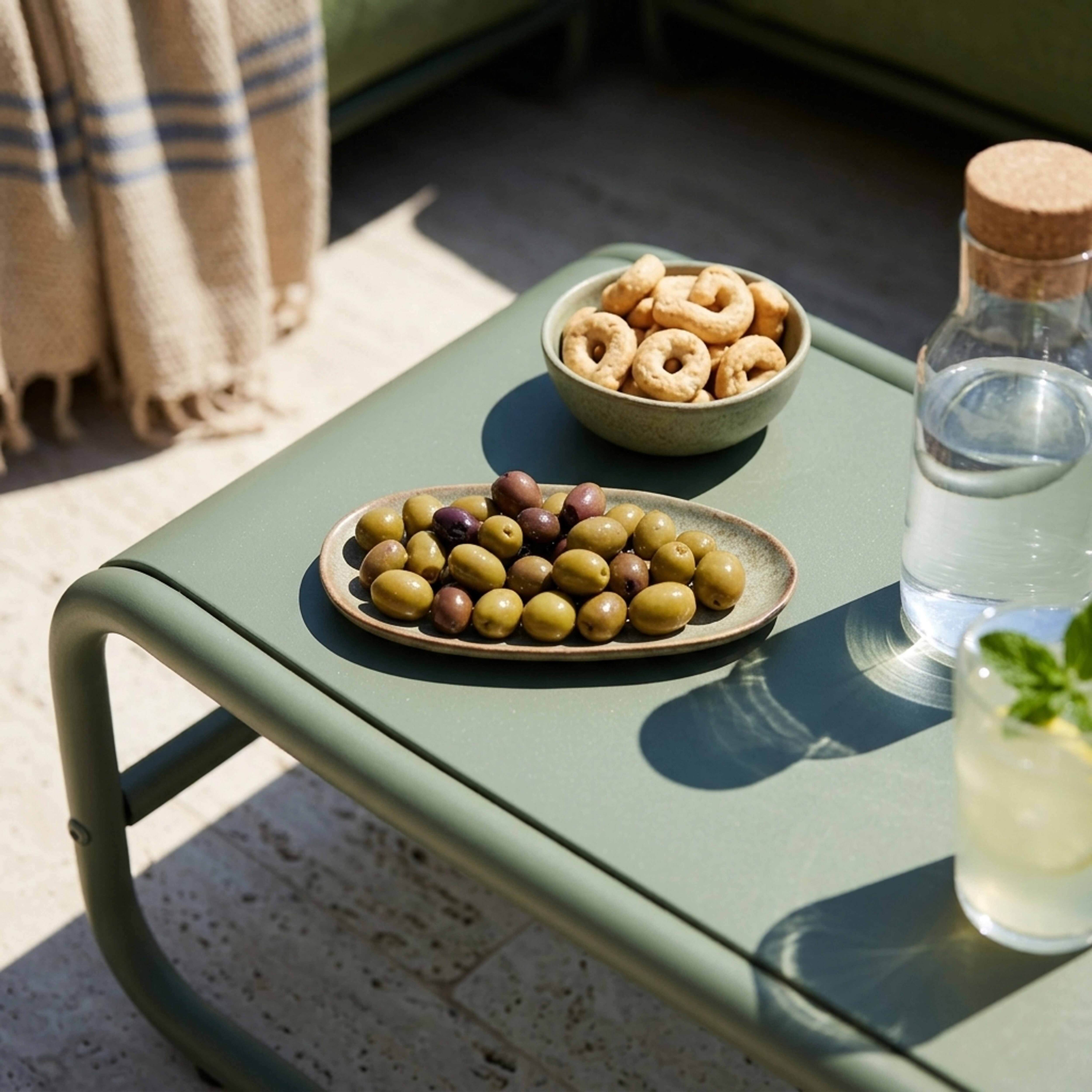 Table basse de jardin en métal 85x40x30 cm vert cactus, Mixi - Oviala - 4