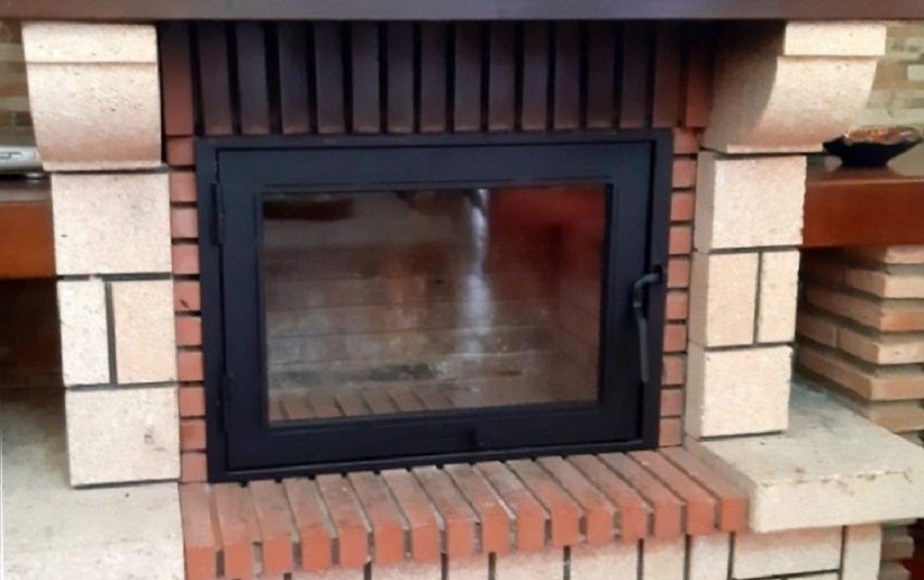 PORTA ESPECIAL PARA LAREIRAS DE CONSTRUÇÃO, UMA FOLHA, ARTESANAL, FERRO FORJADO, FEITA À MÃO, VIVEIDEA MOD. WINDOW - 3