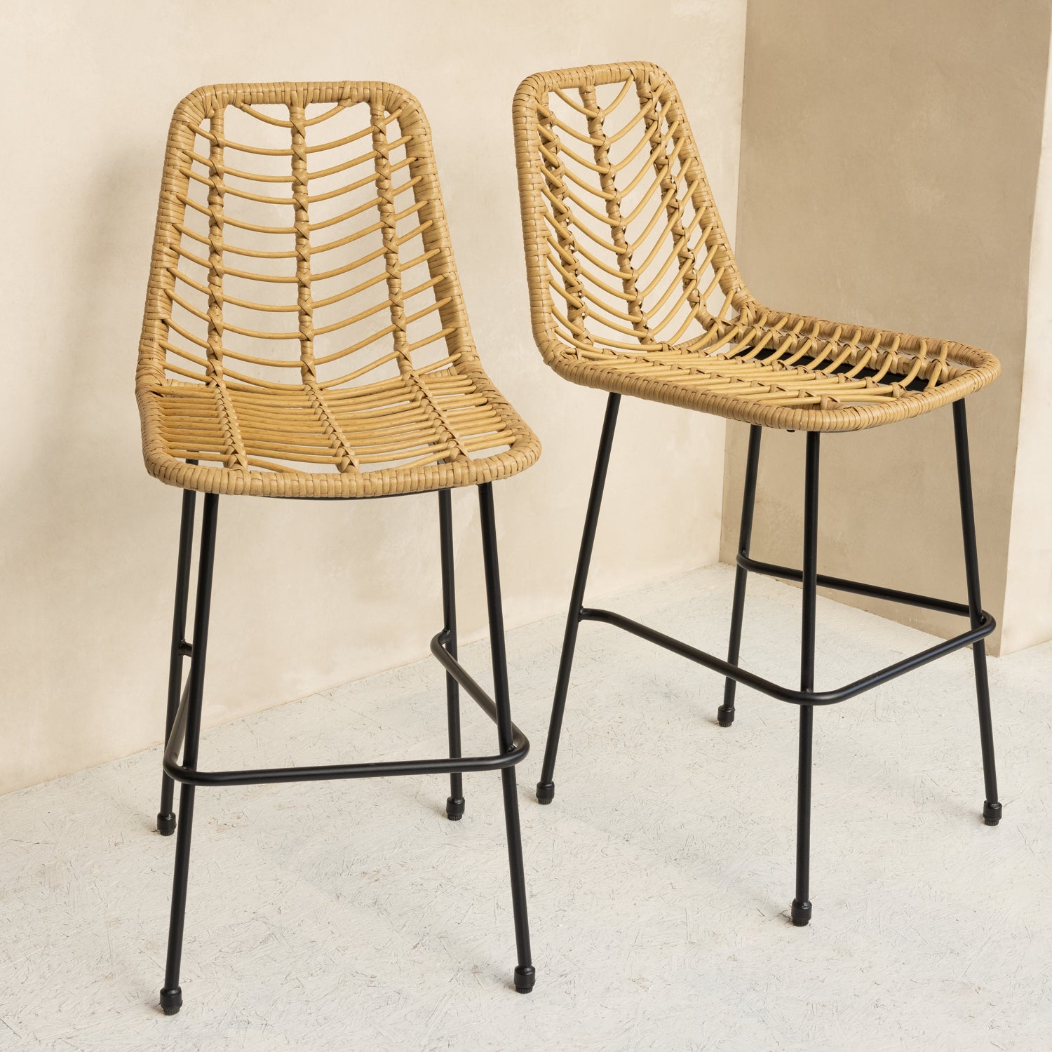 Pack de 2 taburetes de bar de ratán sintético OKA - 6